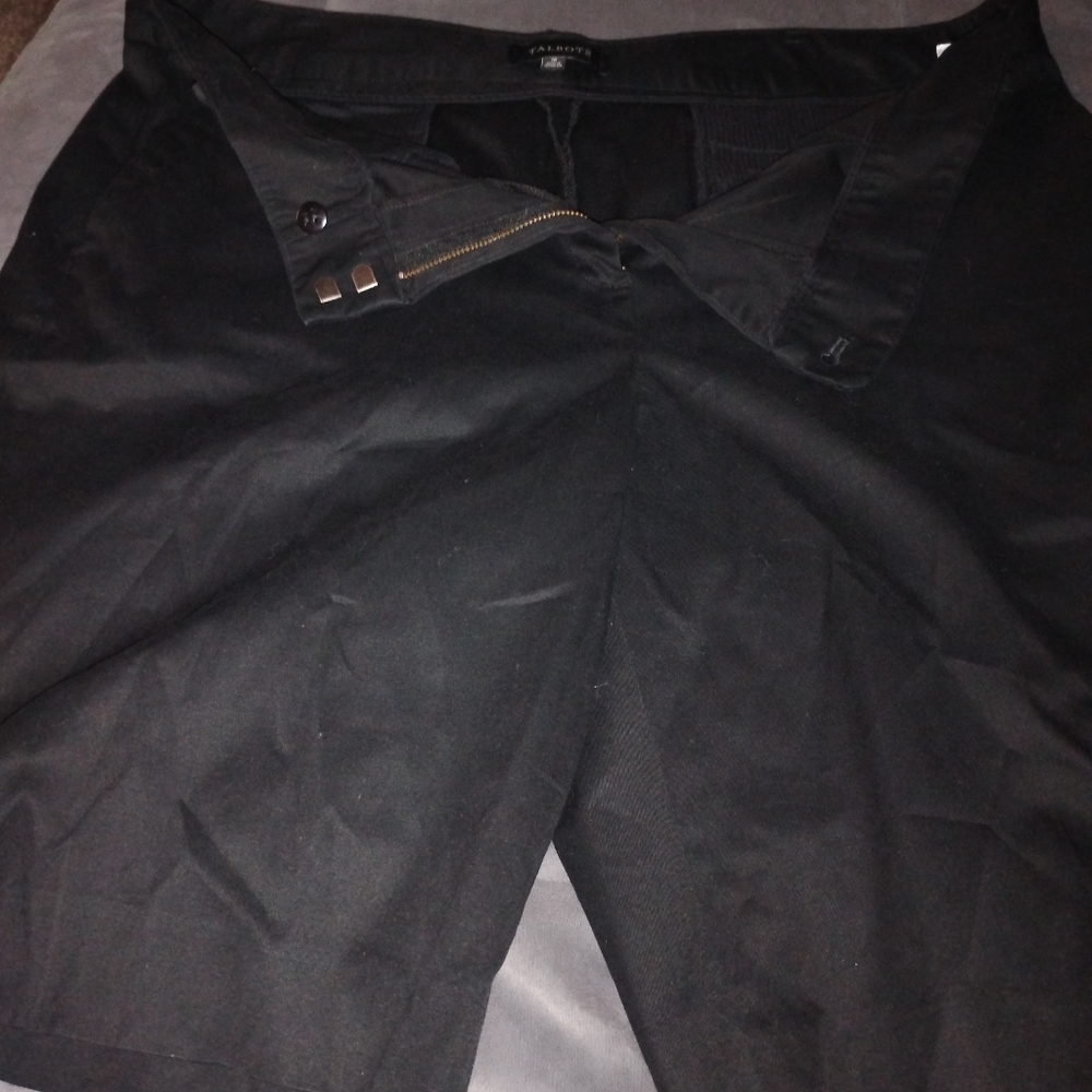 Talbots 16 black Bermuda shorts